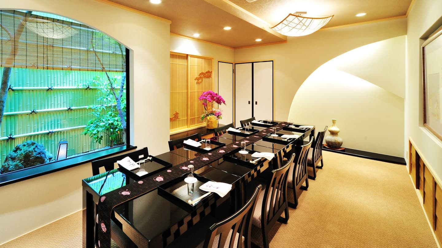 本店テーブル席